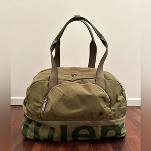 Lululemon City Adventurer Large Duffle Bag 29L
Bronze Green